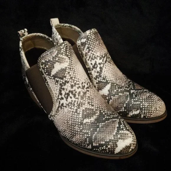 Pierre Dumas Shoes Pierre Dumas Ankle Booties Poshmark - Main Image